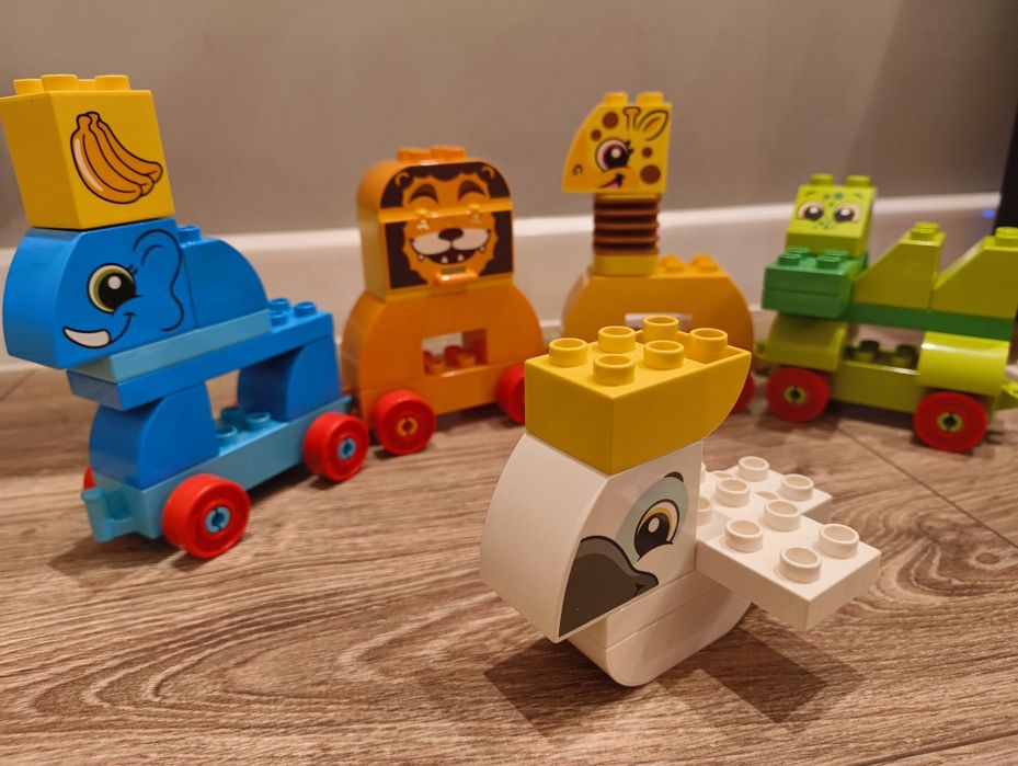 Zestaw klocków LEGO Duplo pociąg ze zwierzętami