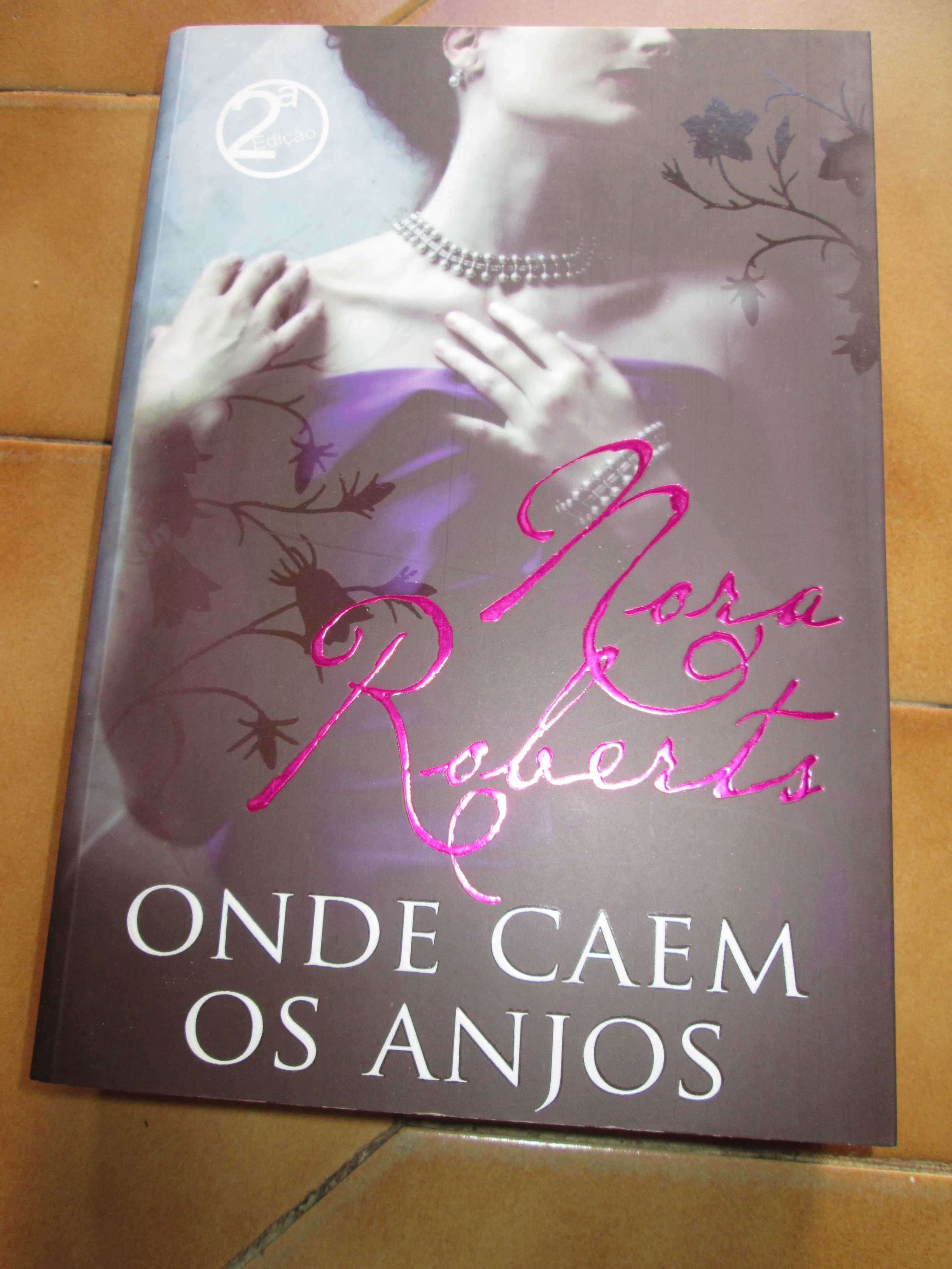 3 livros da escritora  Nora Roberts