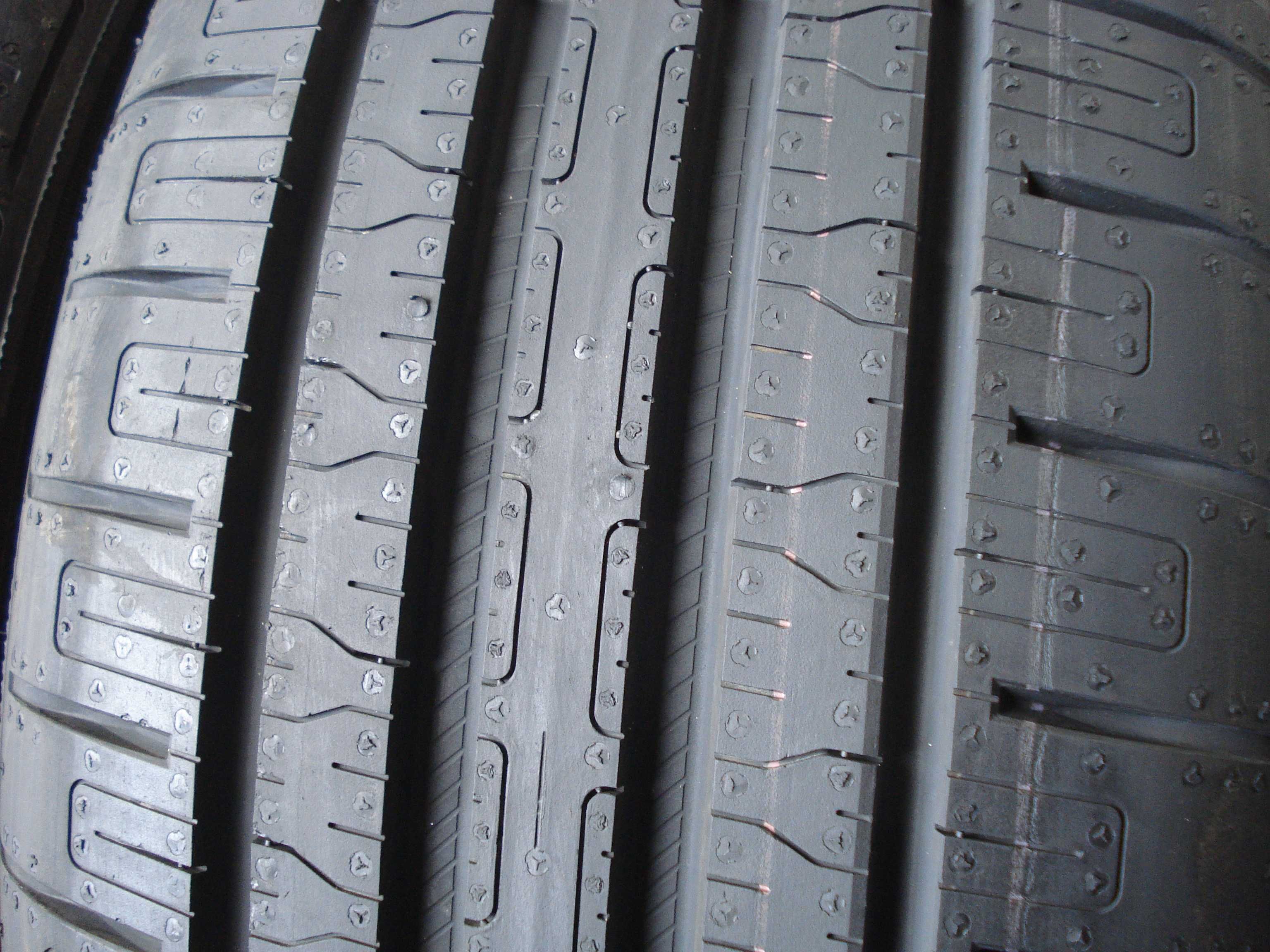 Goodyear Efficient grip  215/50 r 19  2 - sztuki letnie