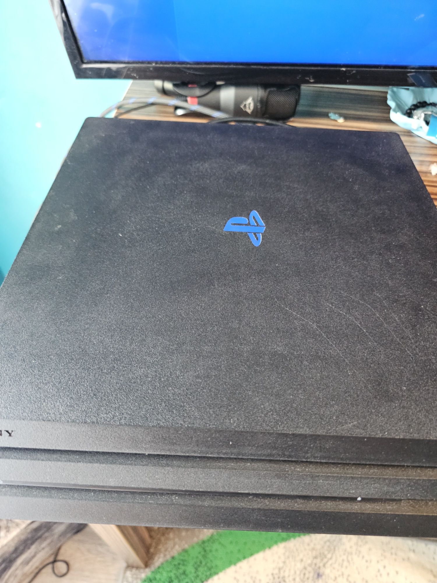 PlayStation 4 Pro 1TB 2 pady plus 2 gr odbiór tylko osobisty y