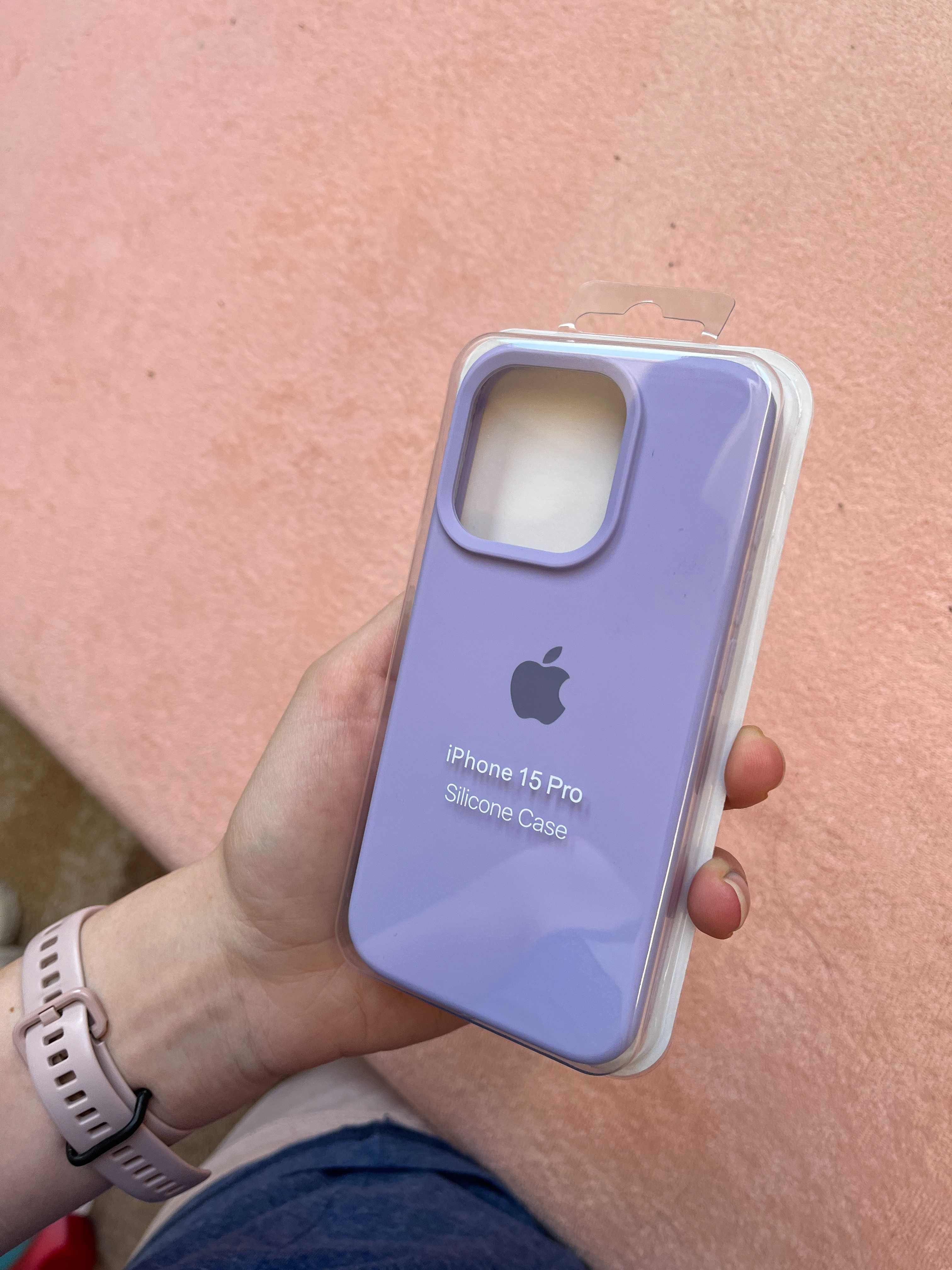 Case iPhone 15 Pro etui silikonowe nowe logo apple fioletowe