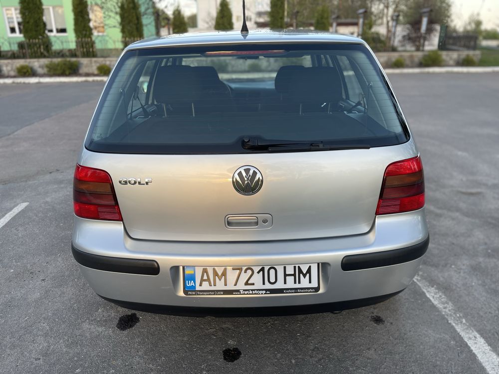 VW GOLF 2000 1.4 MPI