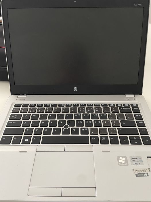 Portatil e mala incluida