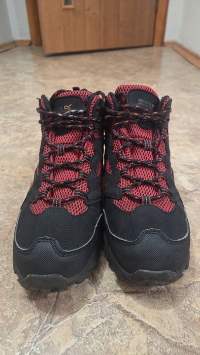 Трекінгові черевики жіночі 38 рр