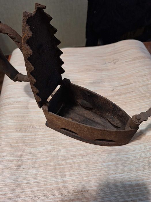 Утюг антикварный