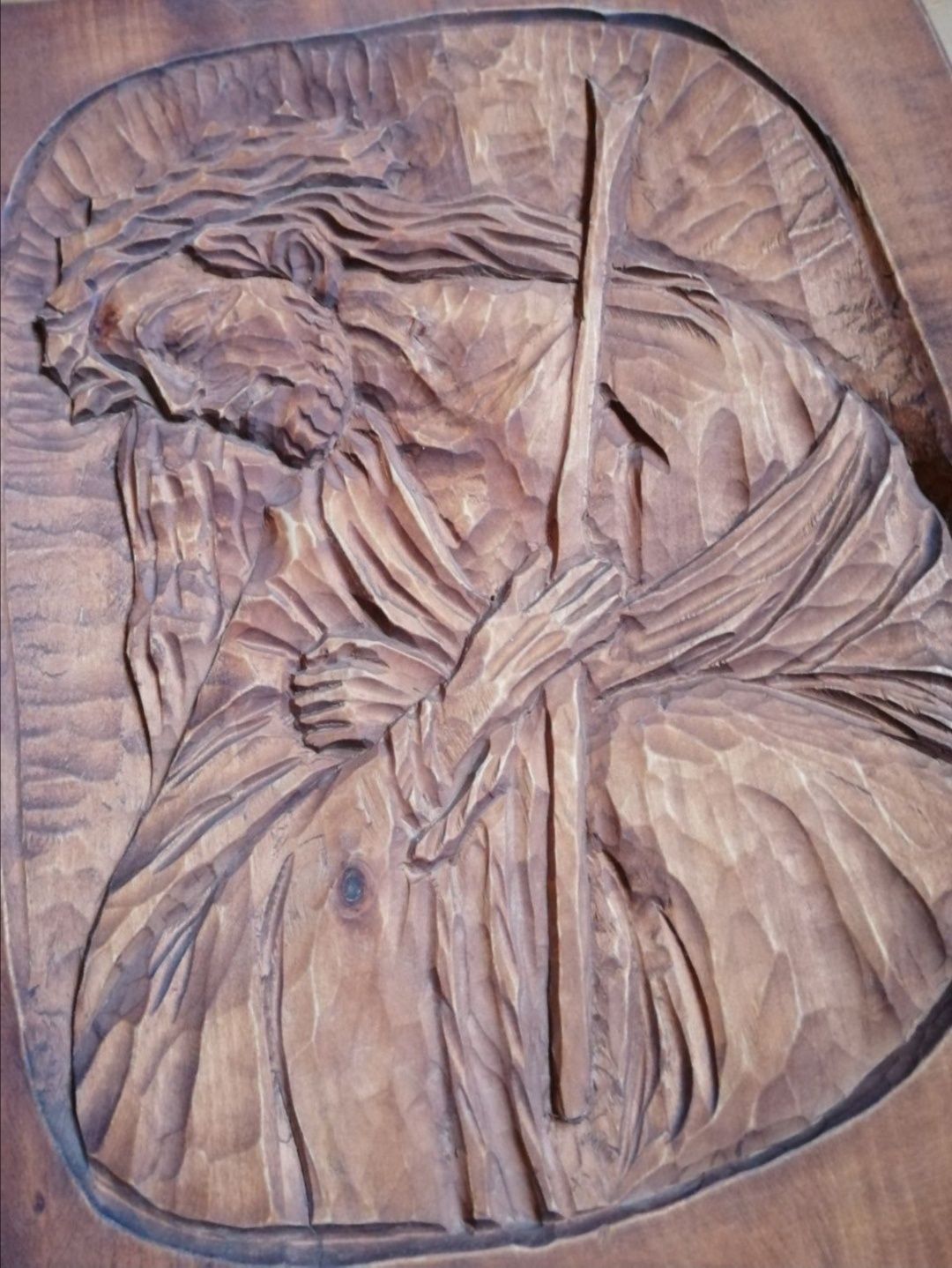 Płaskorzeźba Jezus w koronie Obraz ręcznie rzeźbiony w drewnie