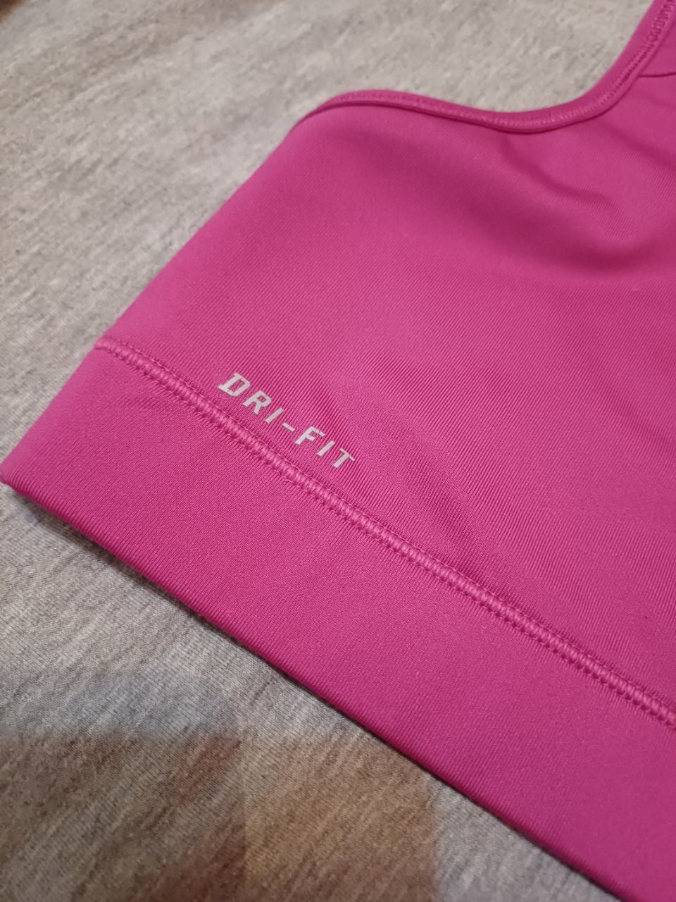 Спортивний топ Nike Pro