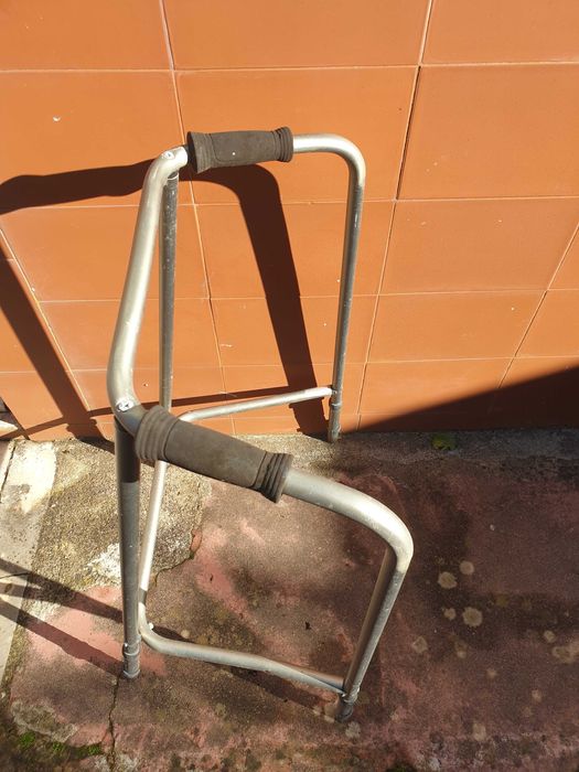 Andarilho para idosos