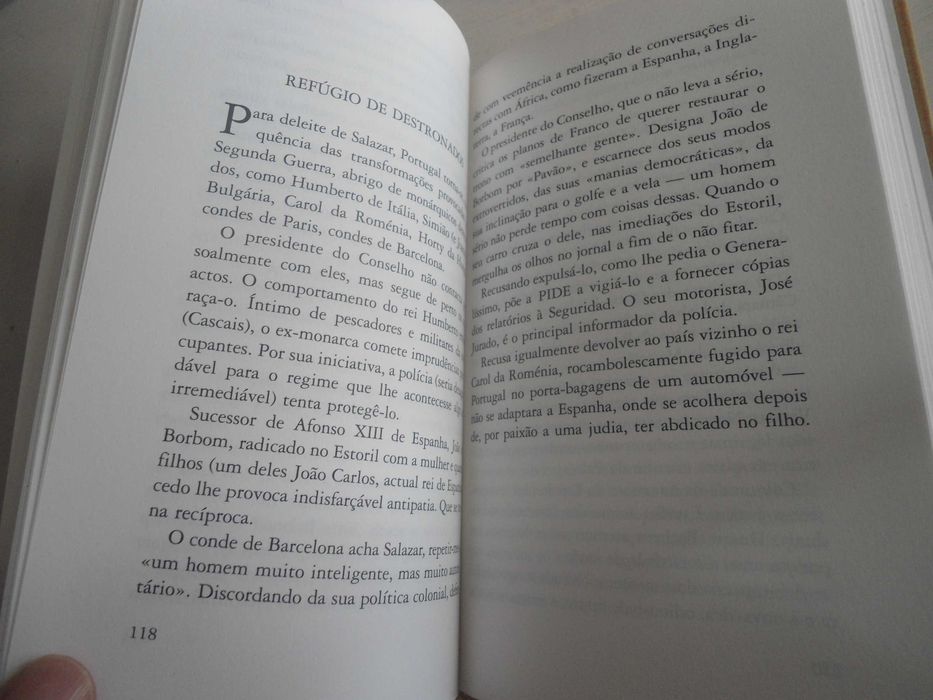 Máscaras de Salazar por Fernando Dacosta