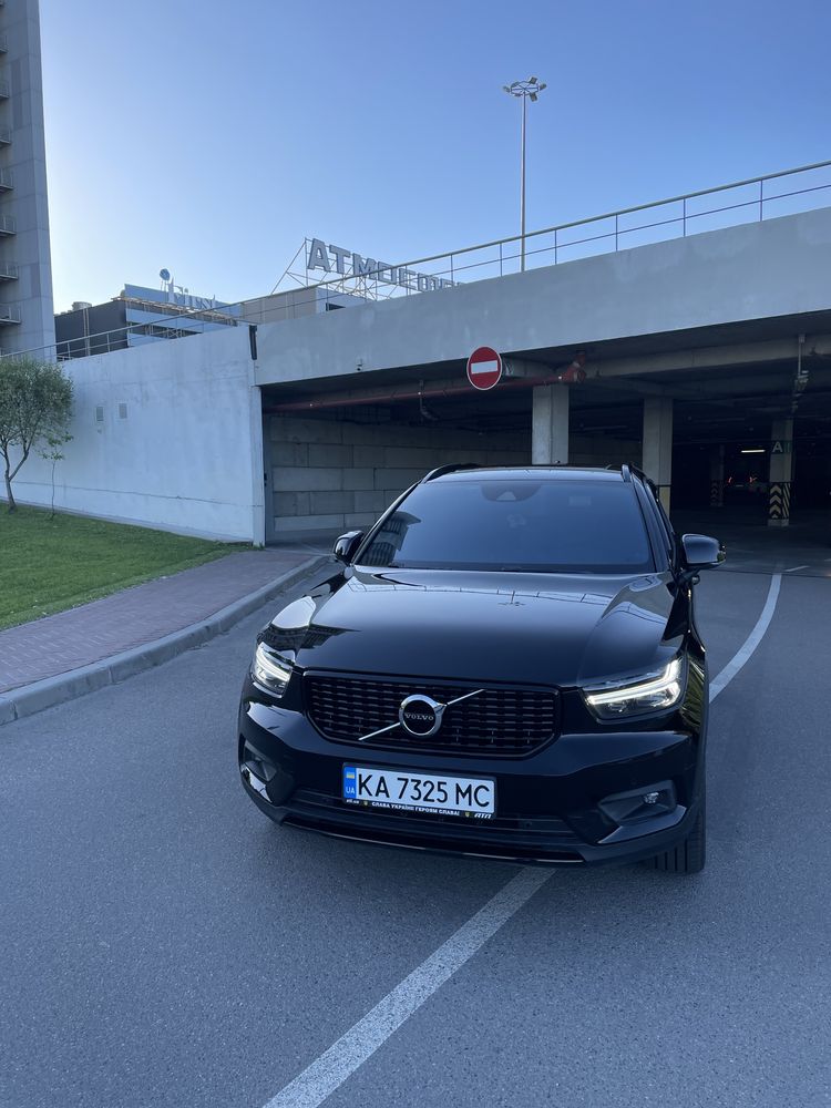 VOLVO XC40, 2018, 2.0 бензин