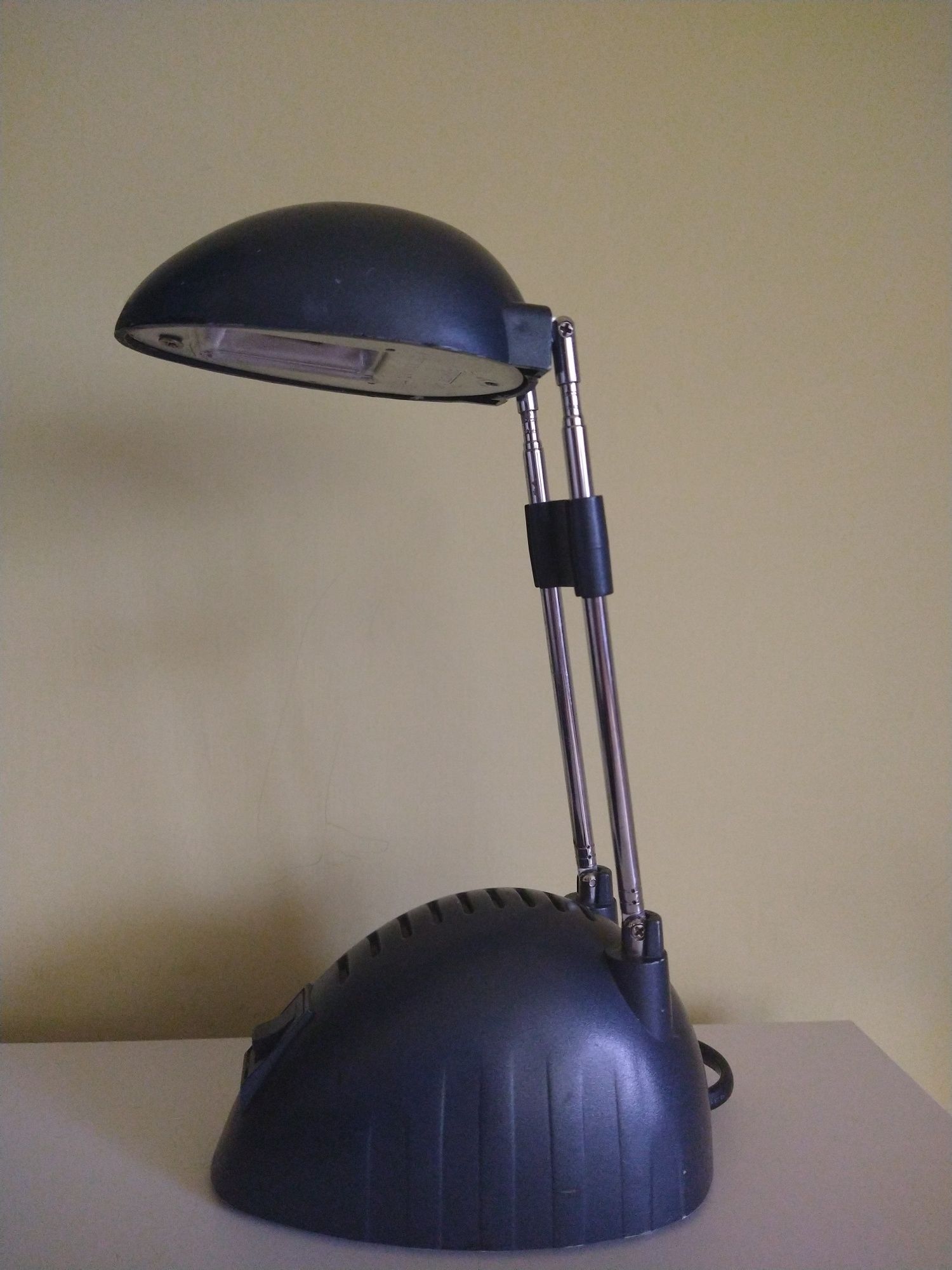 Lampka biurkowa LED