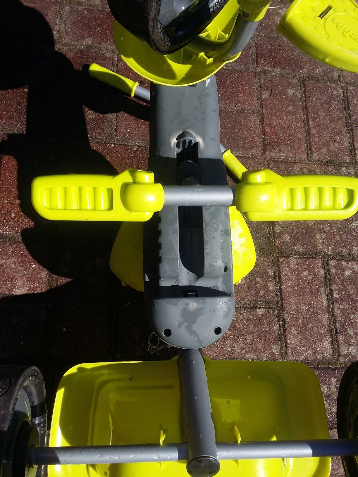 Rowerek jeździk Trike 3w1. . Trójkołowy. 

Szerokie, amortyzujące kółk