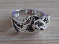 Obrączka, pierścionek z motywem kota z metalu