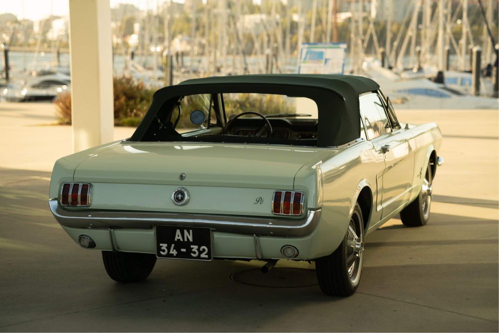 Ford Mustang 1965 cabrio C/Motorista