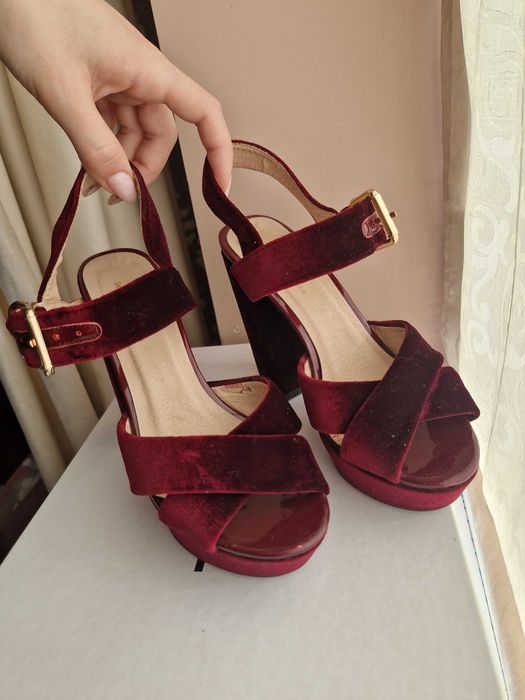 Босоніжки оксамитові Rusimoni