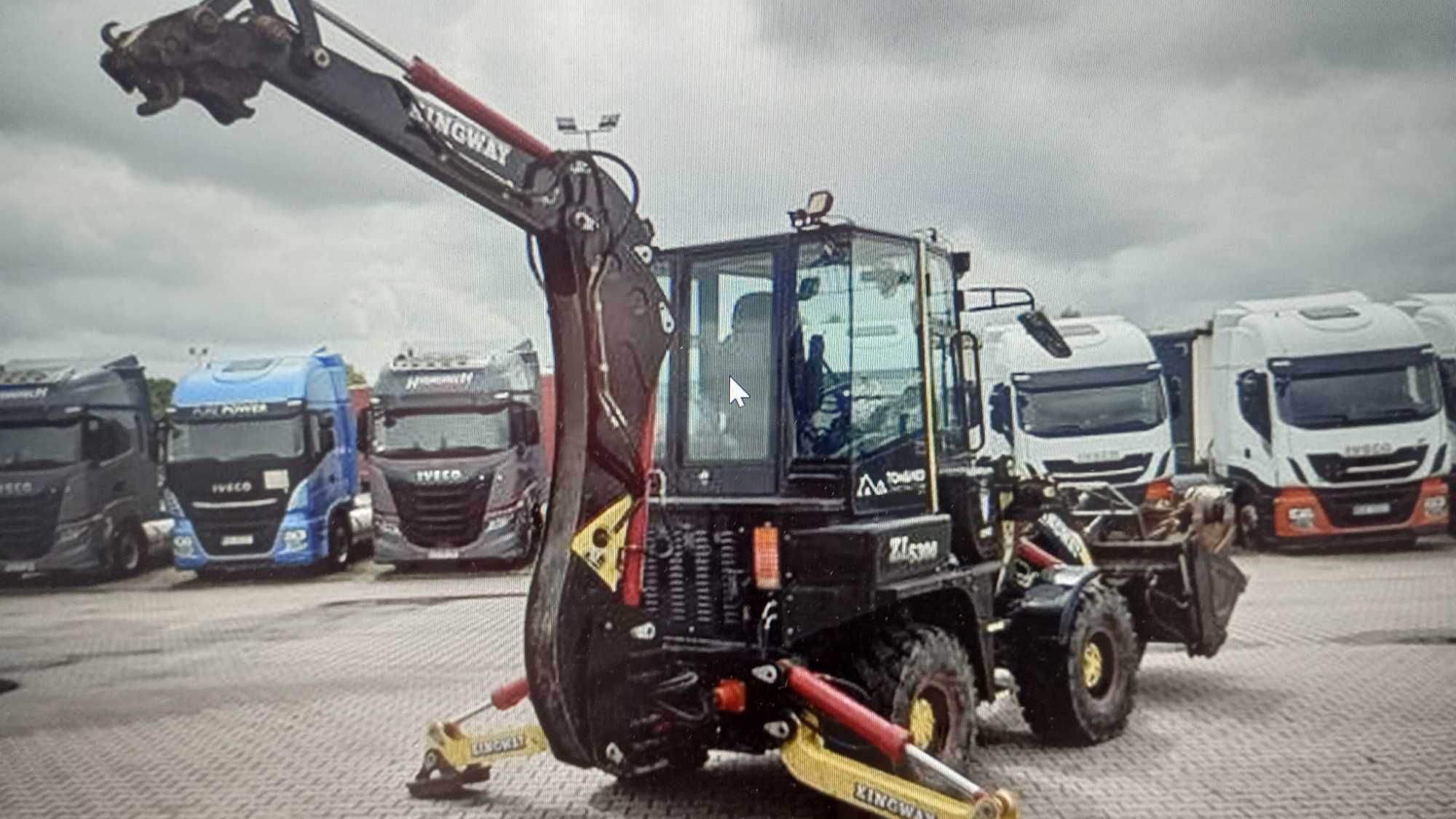 Koparko -ładowarka Kingway  o udźwigu 1600 kg