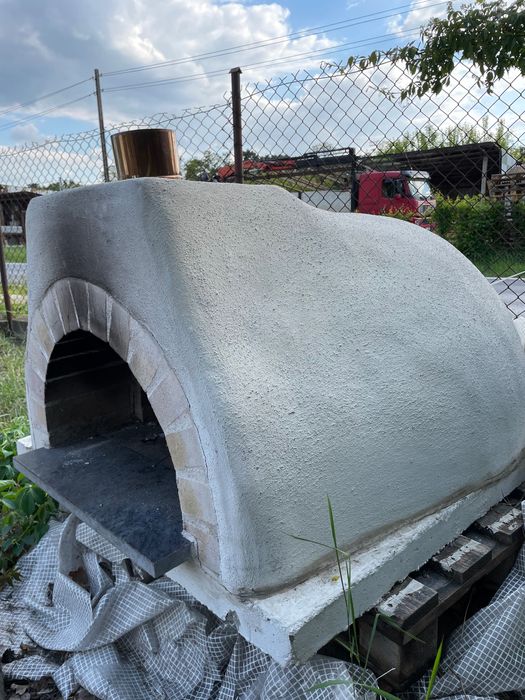 Piec do pizzy opalany drewnem