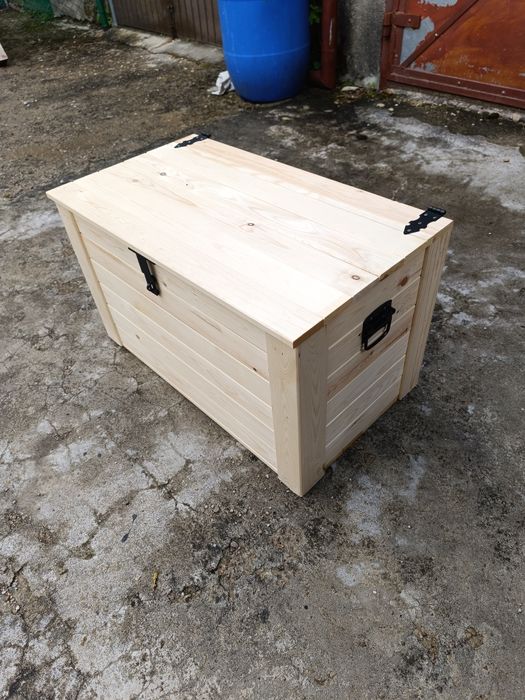 Kufer drewniany sosnowy