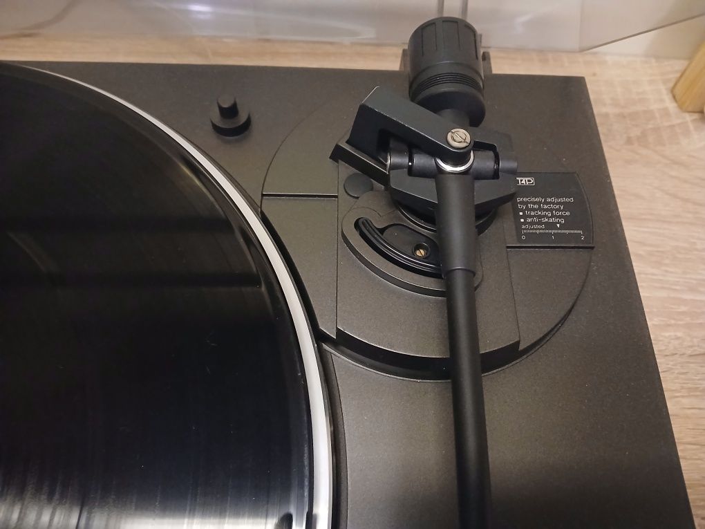 gramofon TECHNICS SL-BD20
