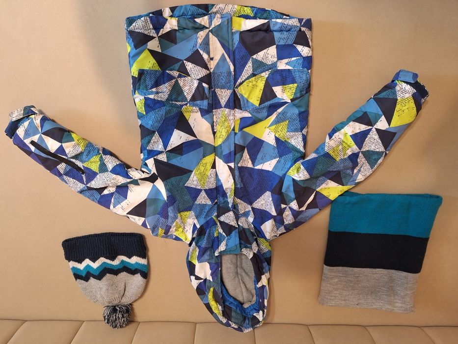 Kurtka na zimę/ narciarska,Smyk rozmiar 122 ciepłą czapką i kominem. Z