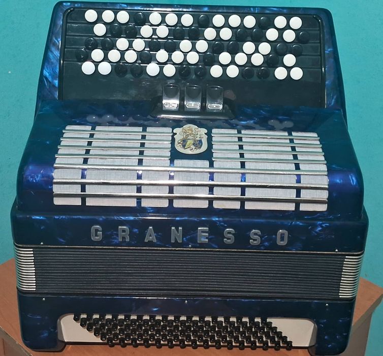 Баян італійський пятирядний Granesso акордеон акордеон