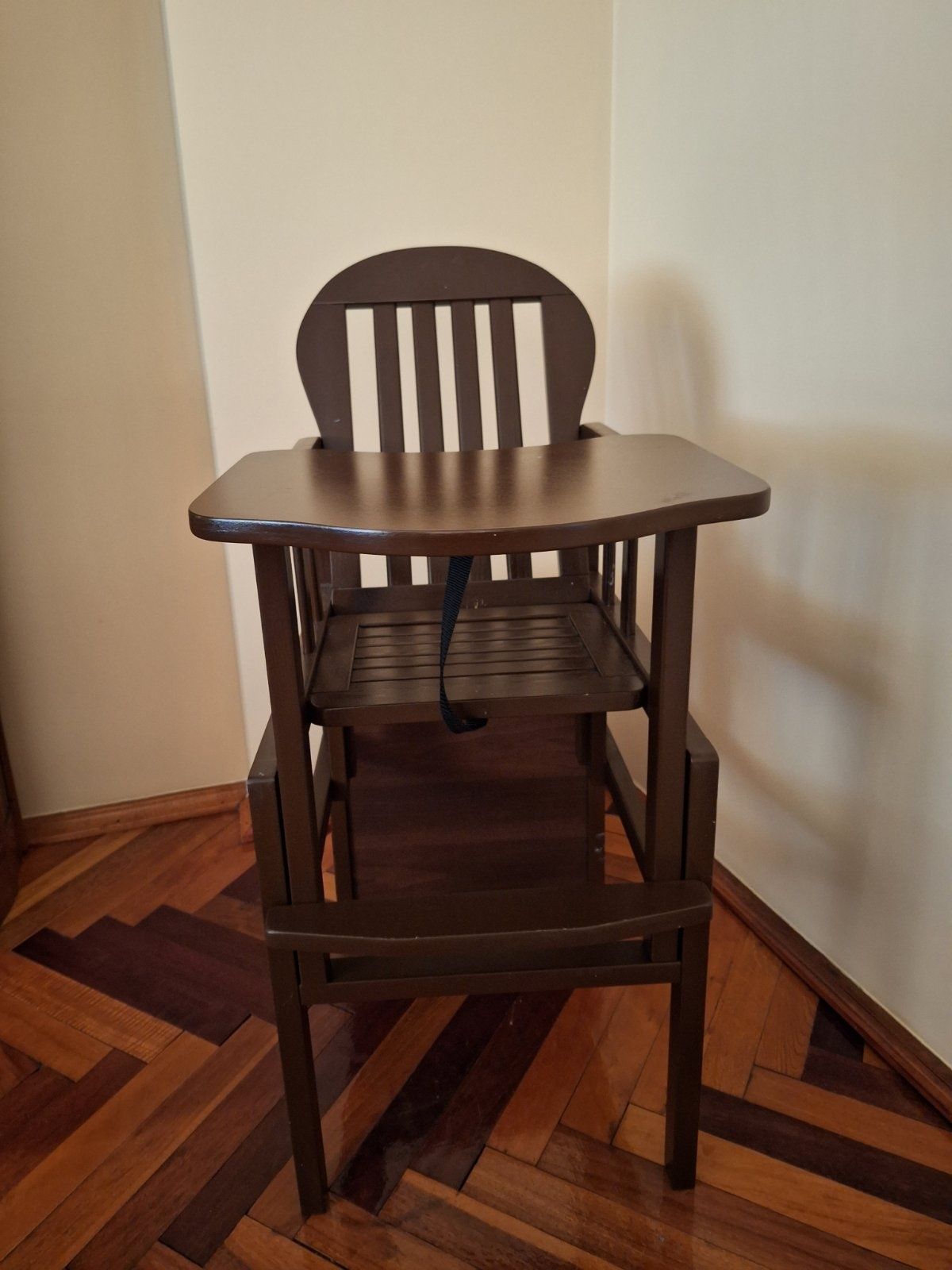 Крісло для годування, столик