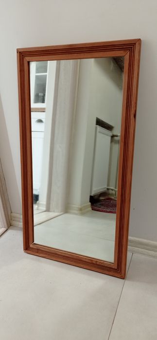 Lustra do powieszenia w drewnianej ramie