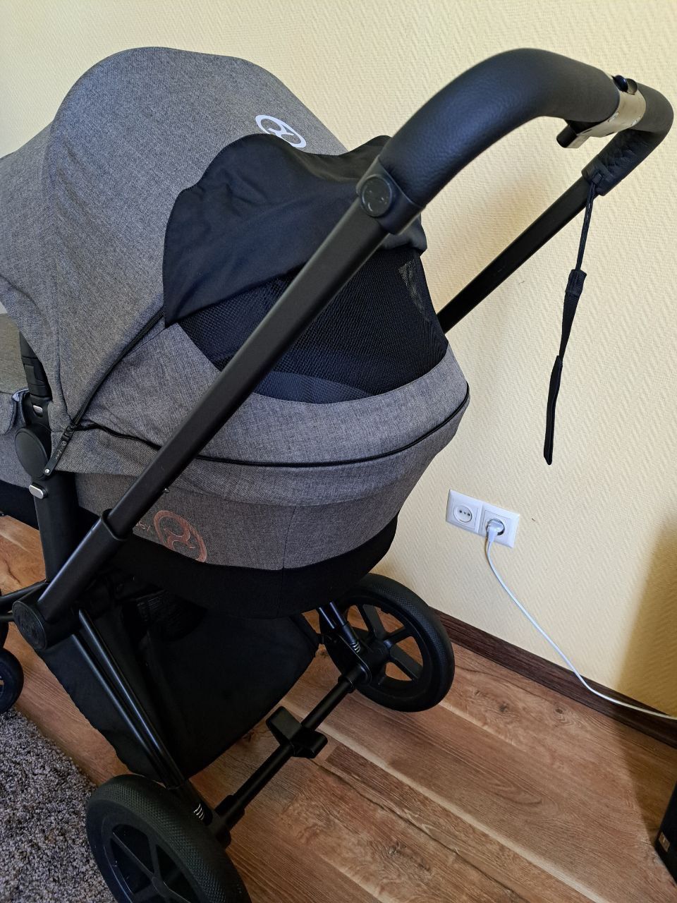 Cybex Priam Manhattan Grey