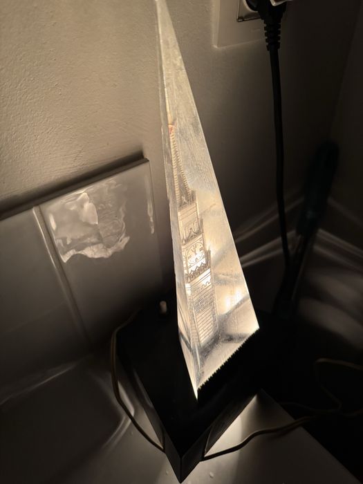 Lampa nocna z wieżą kremlowską