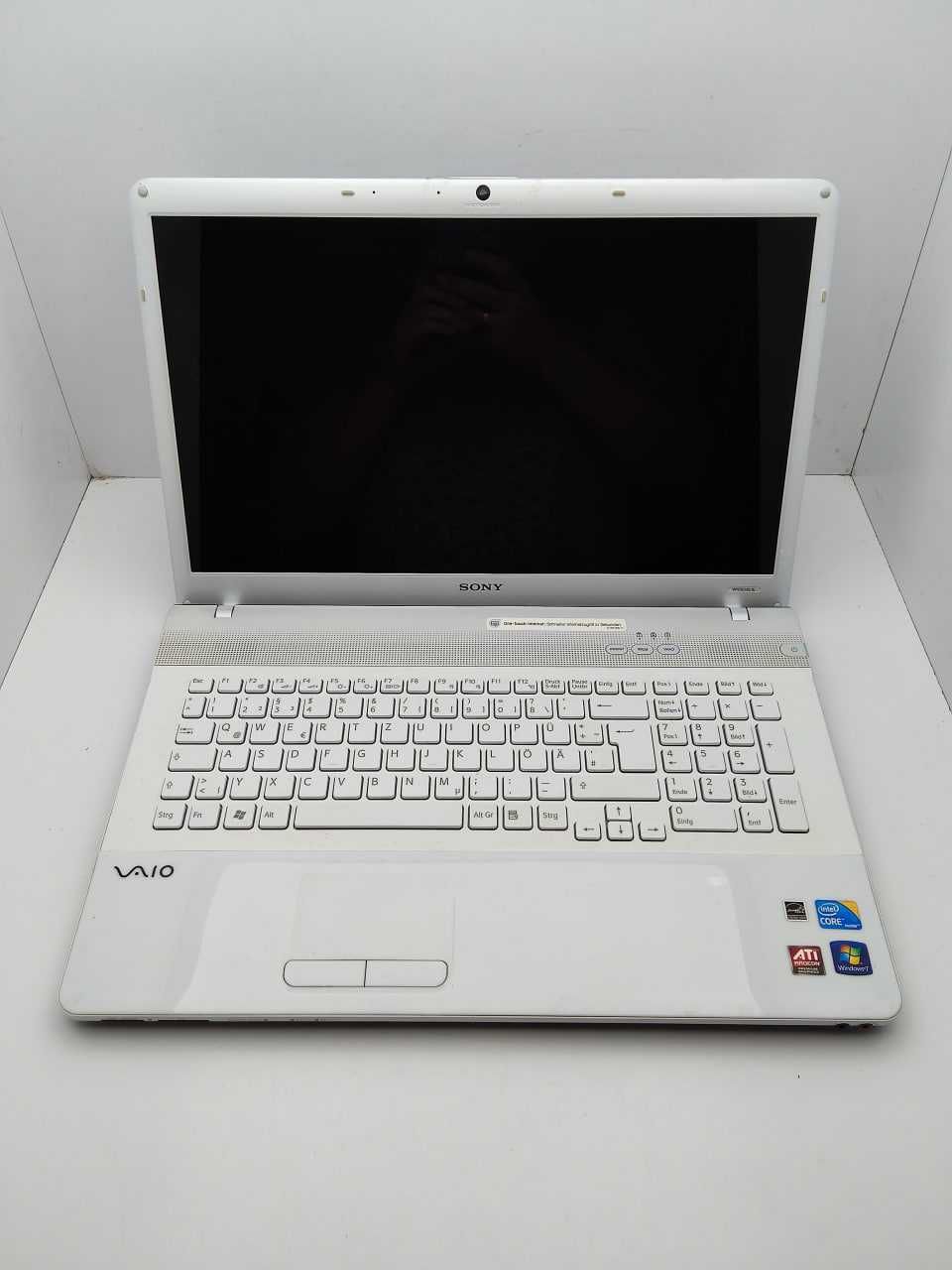 Sony VPC173 CPU:Intel i3-370M Ram6gb SSD:120gb  ATI Radeon HD 5000M
