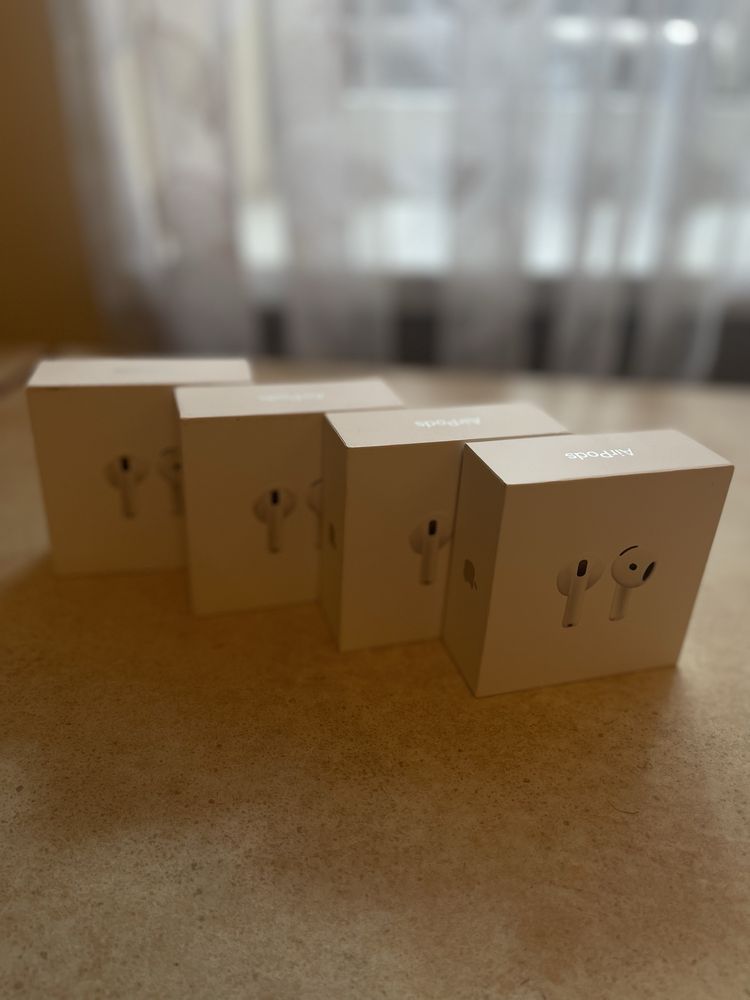 Apple AirPods 4 нові без шумоподавлення MXP63LL/A 4800 грн