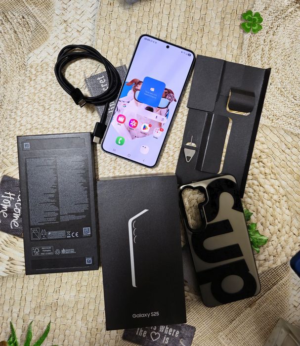 Vendo meu samsung S25 normal praticamente novo na caixa. 128Gb 1