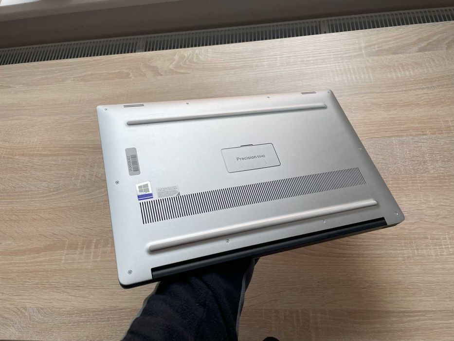 2021р Dell Precision 5540  Intel® i7_NVIDIA Quadro_512gb SSD_32gb RAM
