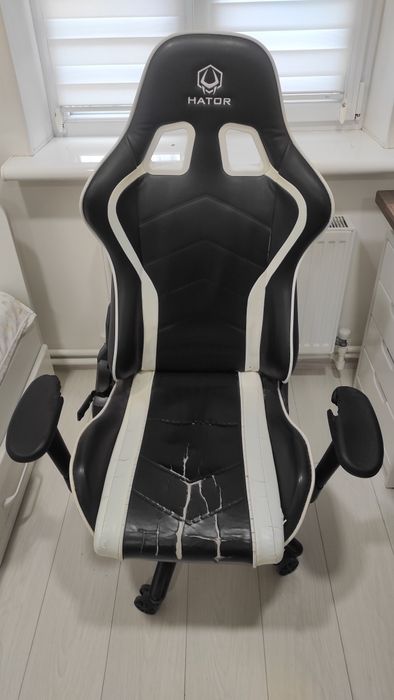 Крісло геймерске.