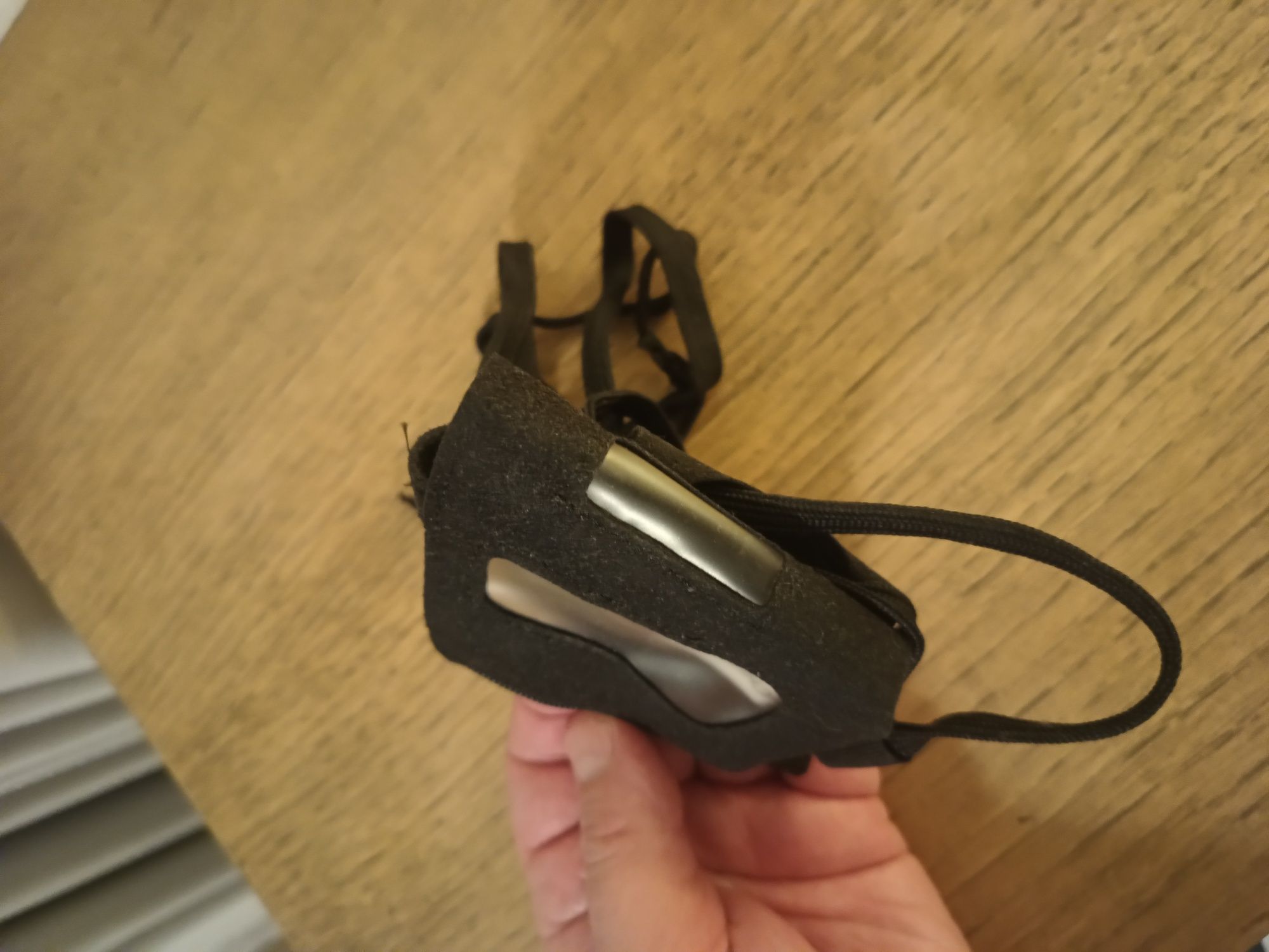 Etui ze sznurkiem z neoprenu na pompę accu chek