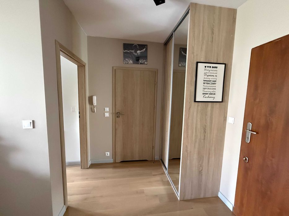 Nowoczesne 2 pokoje z balkonem blisko metra