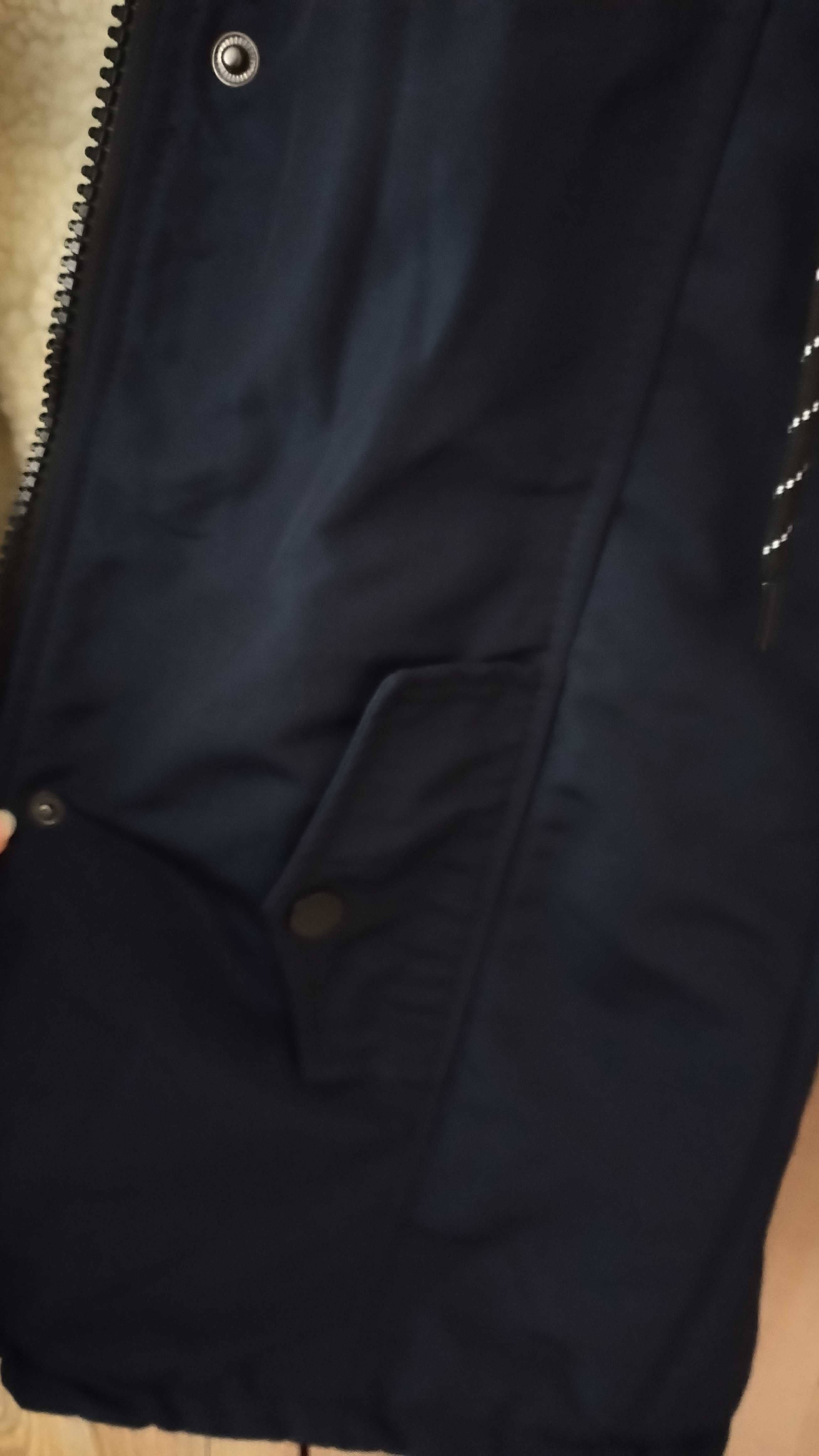 Granatowa kurtka parka z kapturem polarem ocieplana S Yynuda