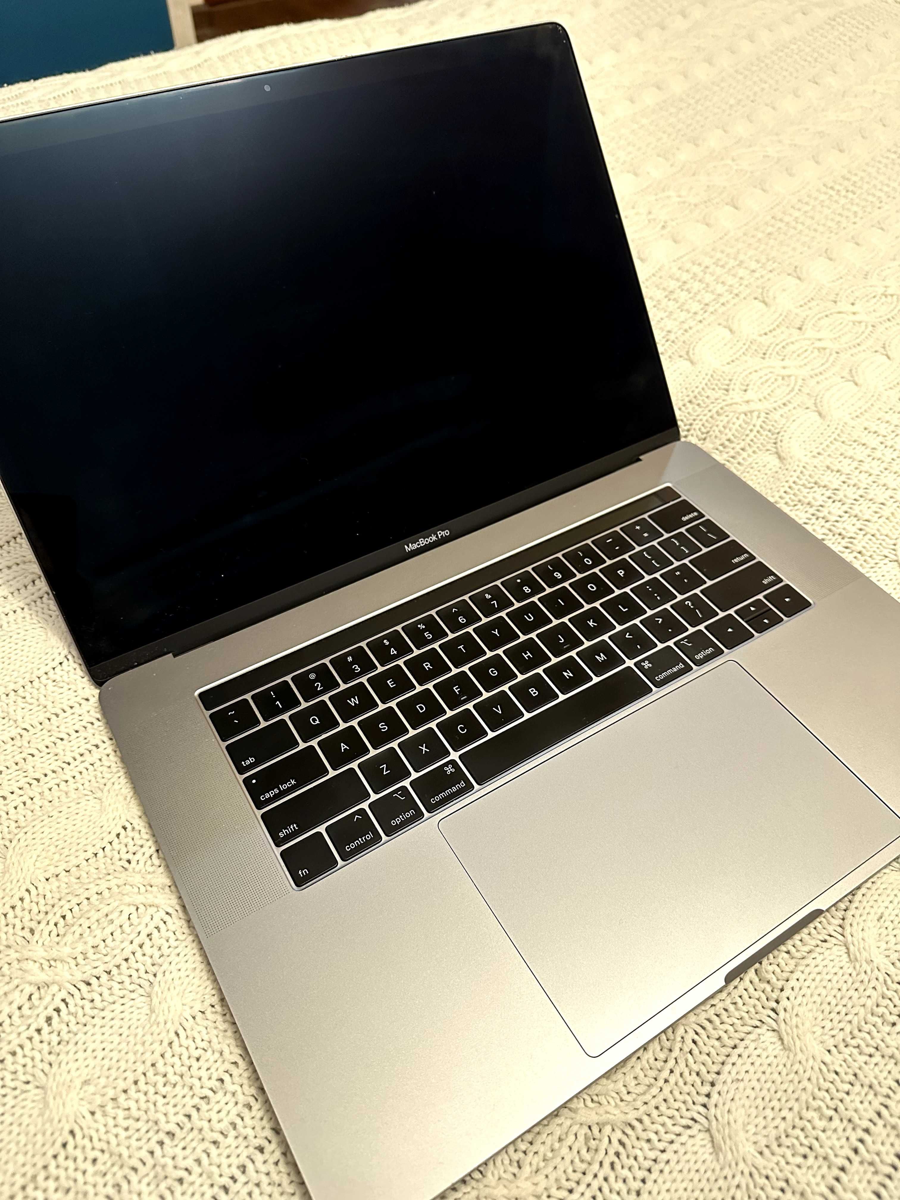 Macbook Pro 2019 15 inch i7 / 16 / 512gb. TouchBar. Хороший стан.