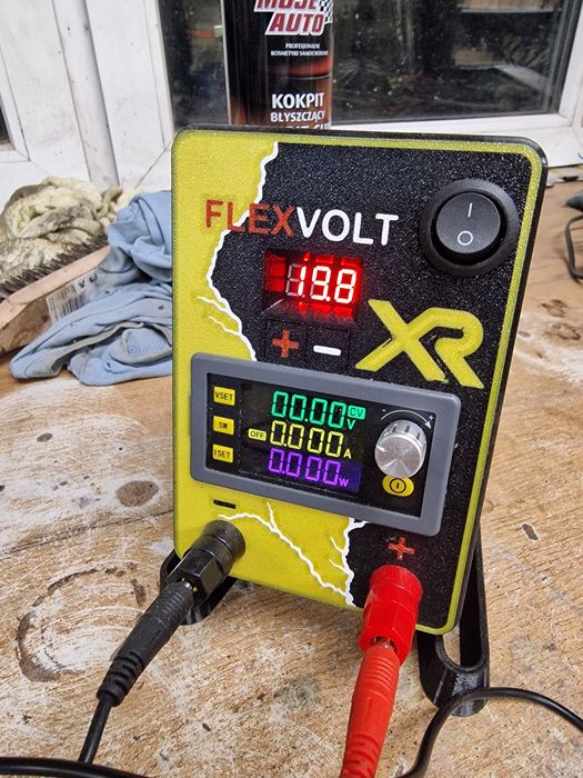 Zasilacz labolatoryjny Dewalt powerbank ładowarka USB