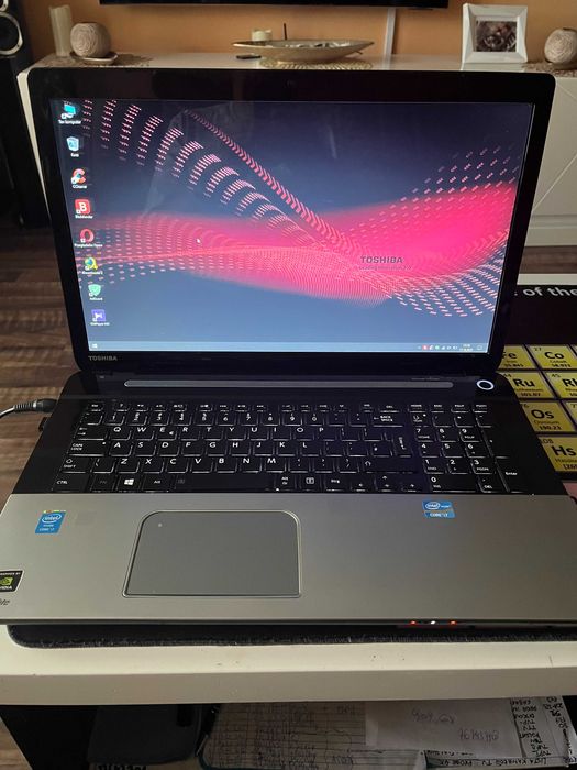 Laptop  Toshiba S-75  R7221