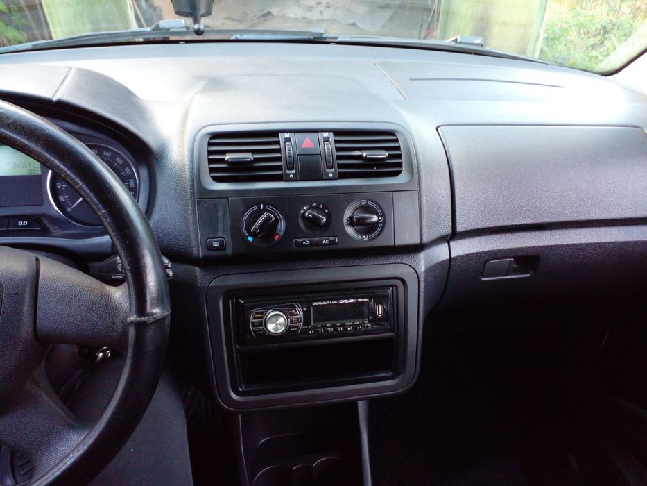 Skoda fabia  2011