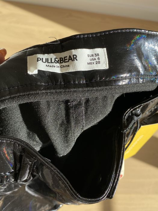 Czarne lakierowane spodnie z efektem holograficznym – Pull&Bear 38