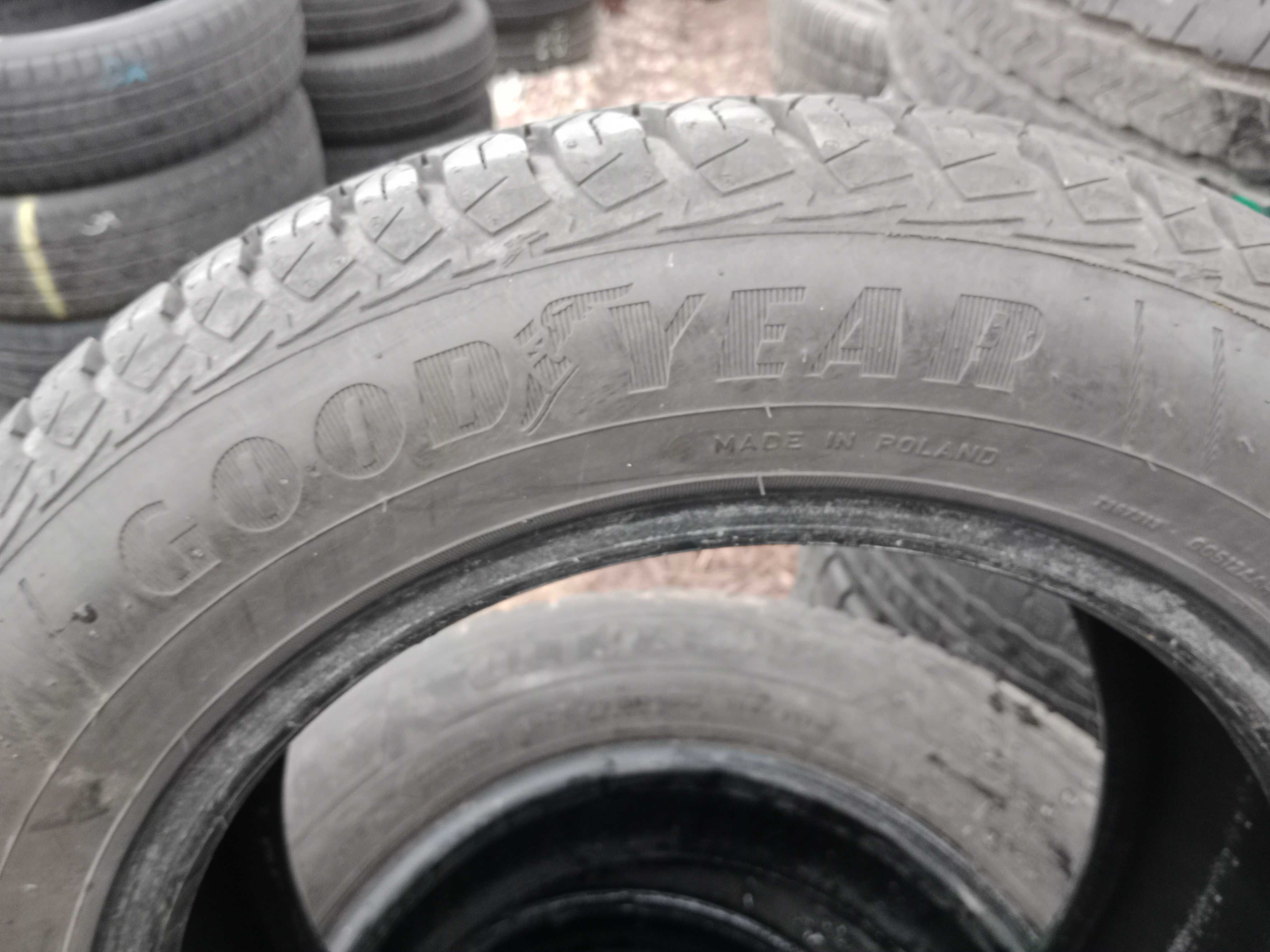 Opona używana 185/60R14 Goodyear Vector 4Seasons Gen-2 1szt.