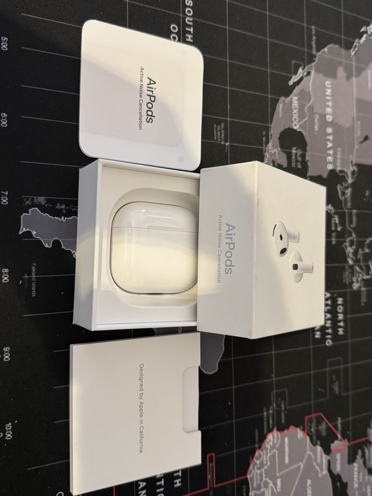 Vendo AirPods 4 com Noise Cancellation NOVOS