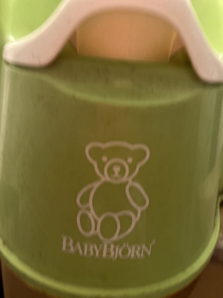 NOVO PREÇO - Bacio amovivel Baby Bjorn. Impecável