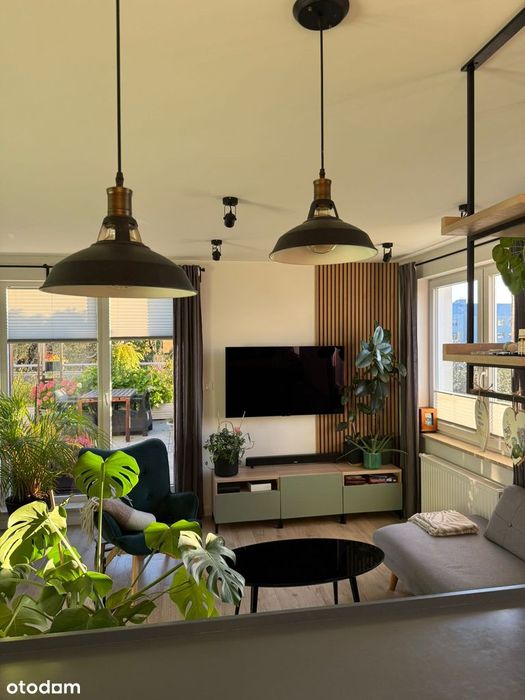 4-pokojowy, przestronny i słoneczny apartament z dużym tarasem.