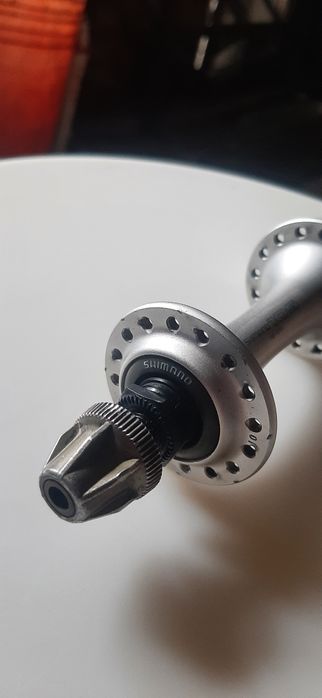 Piasta przód shimano 105