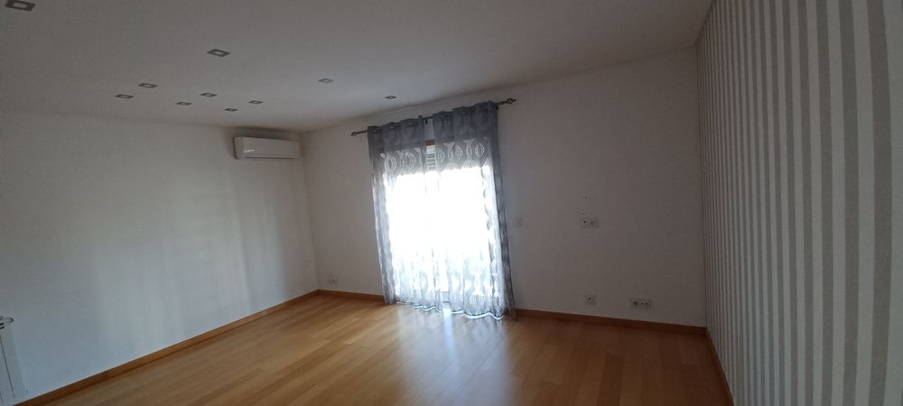 Apartamento T2 em prédio com elevador, em Fátima