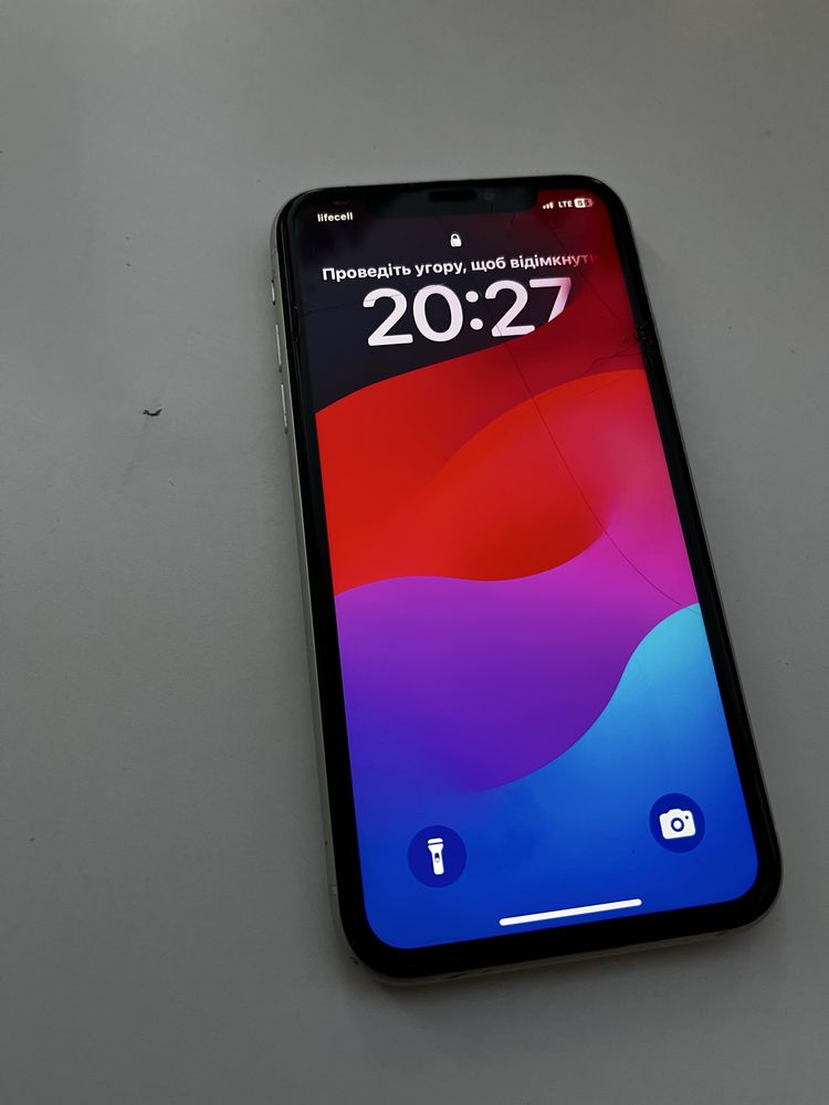 Iphone Xr в білому