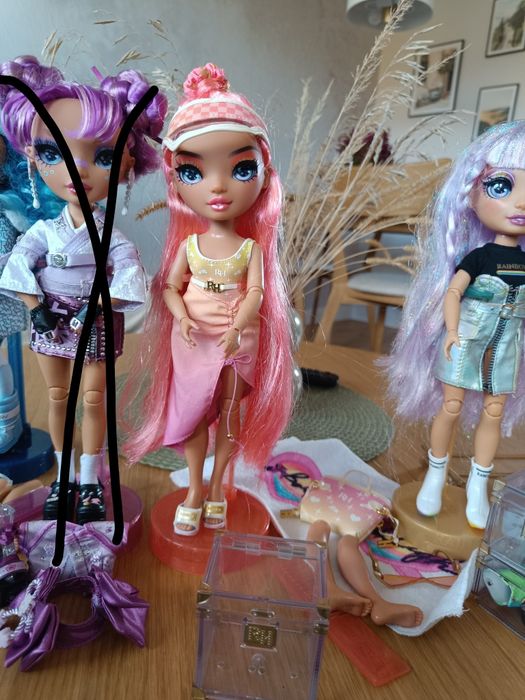 Rainbow High zestaw 4 lalek plus garderoba